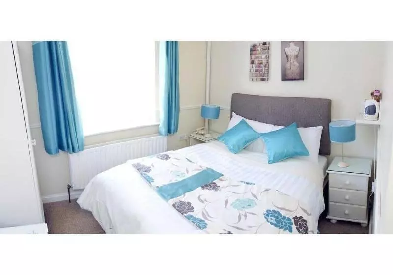 ペンション Kennys Guest House