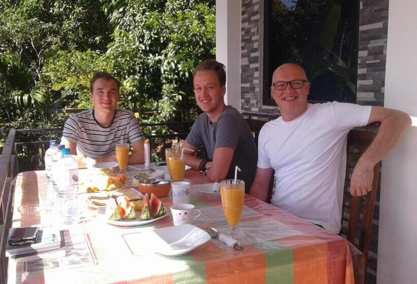 Bed and Breakfast Dimuthu Home Stay