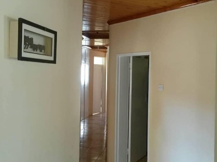 پانسیون Ingwe Place Guest House