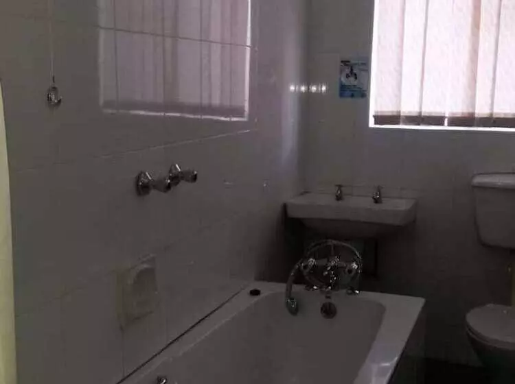 پانسیون Ingwe Place Guest House