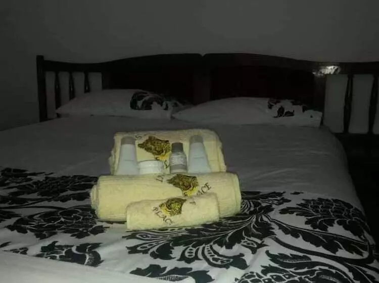 پانسیون Ingwe Place Guest House
