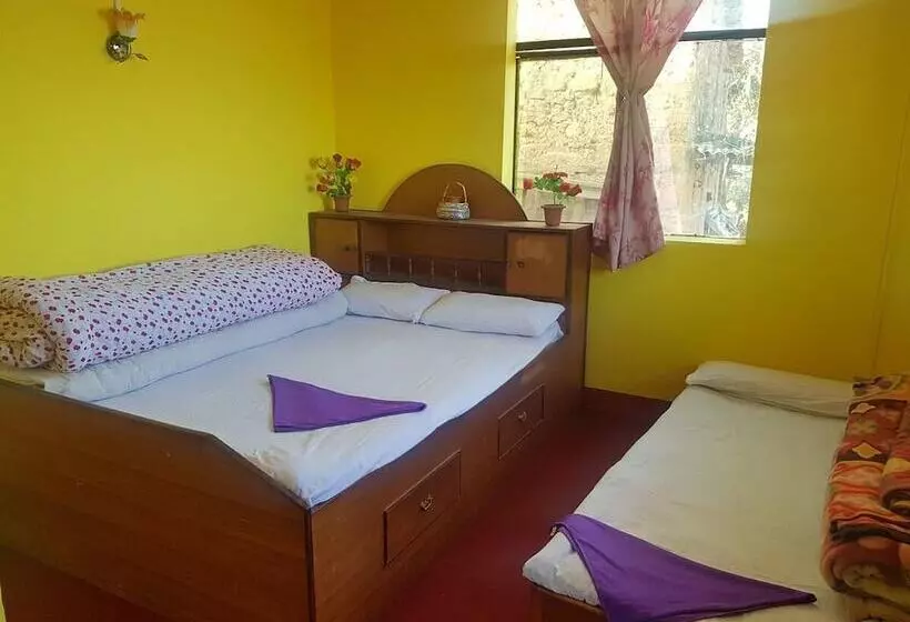 پانسیون Nagarkot Community Homestay