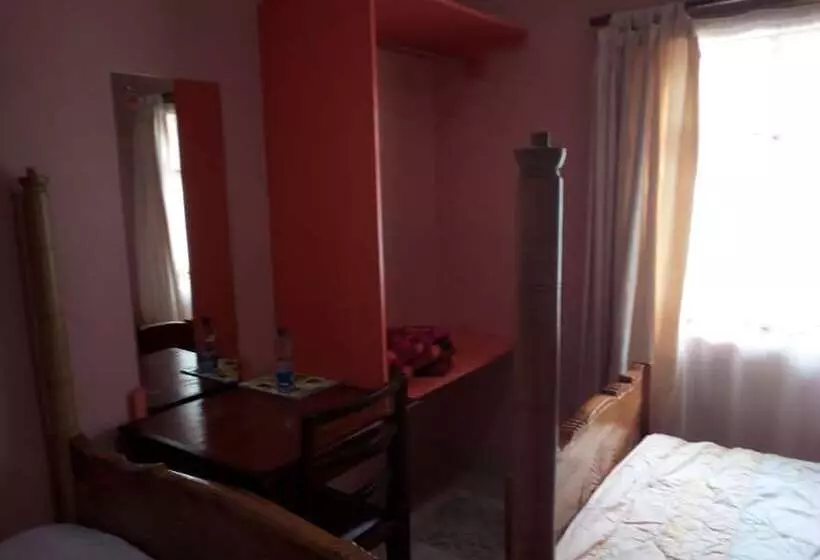 پانسیون Regency Guest Homes