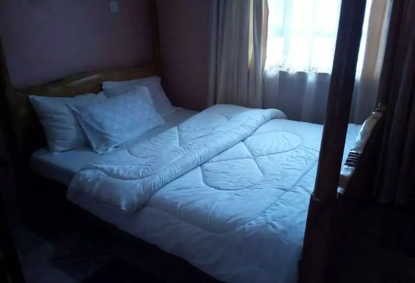 پانسیون Regency Guest Homes