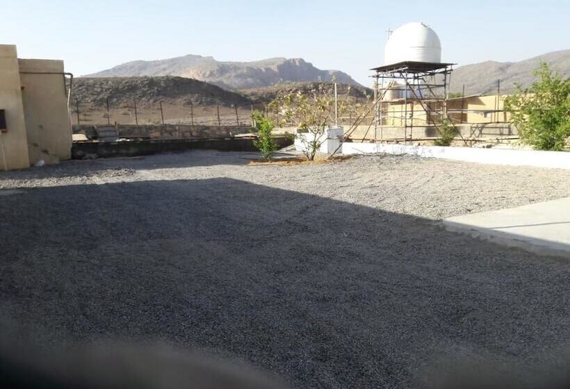 Pensió Abu Omair Jabal Shams House