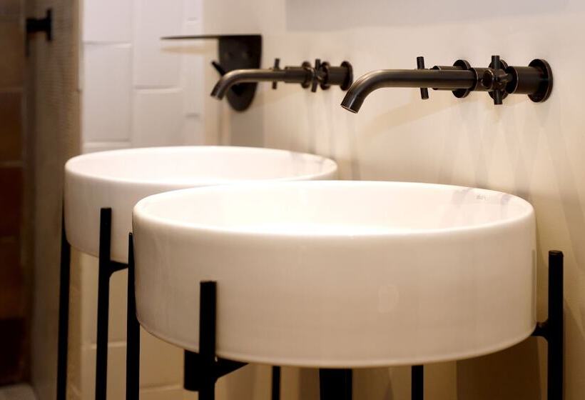 Pension Bastion House