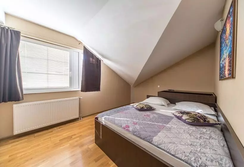 پانسیون F Apartments