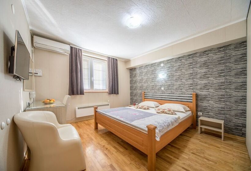 پانسیون F Apartments