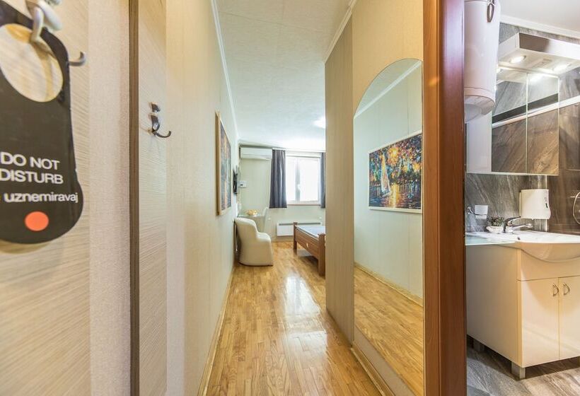 پانسیون F Apartments