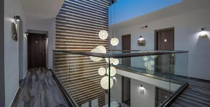 پانسیون Kyma Rooms & Suites