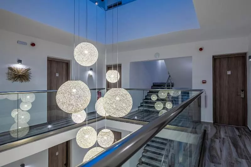 پانسیون Kyma Rooms & Suites