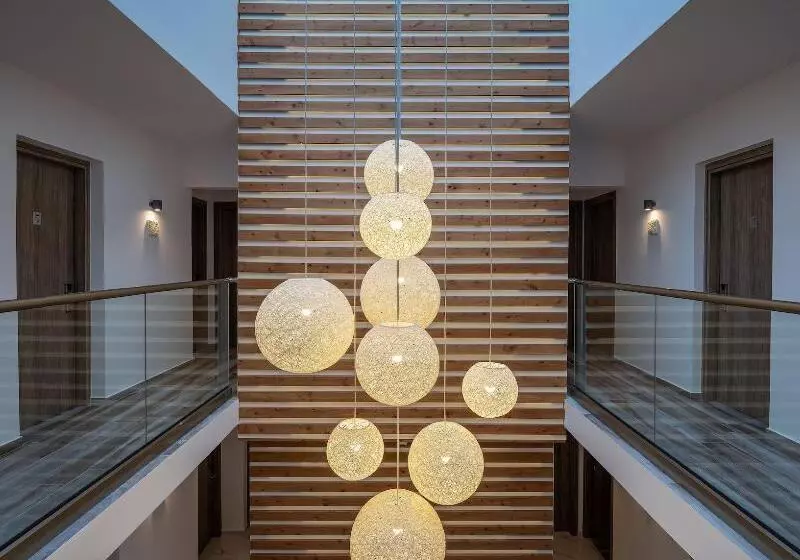 پانسیون Kyma Rooms & Suites