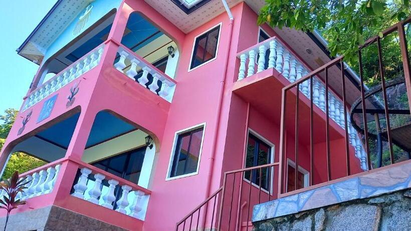 Majatalo Les Elles Guesthouse Self Catering