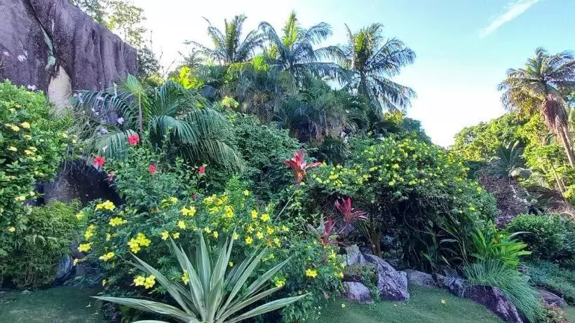 پانسیون Les Elles Guesthouse Self Catering