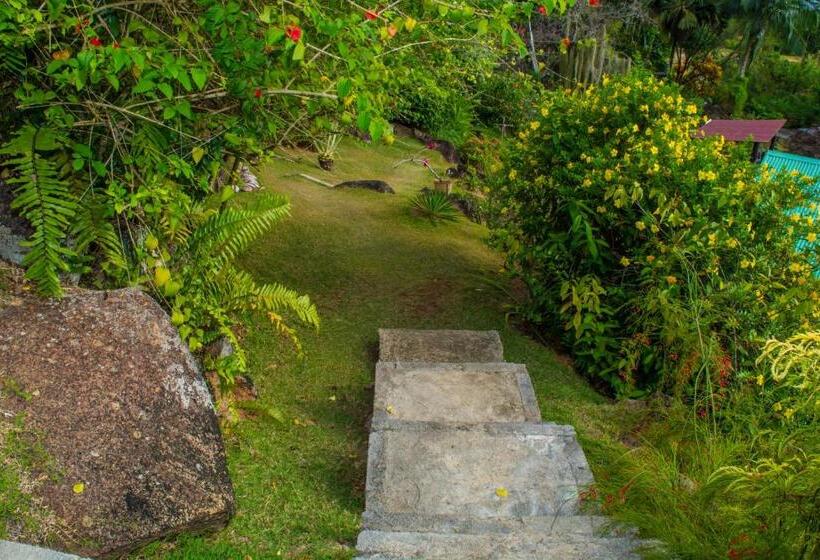 Majatalo Les Elles Guesthouse Self Catering