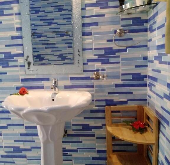 Majatalo Les Elles Guesthouse Self Catering