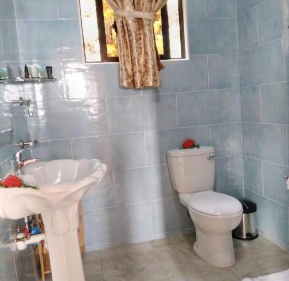 Majatalo Les Elles Guesthouse Self Catering