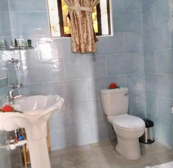 پانسیون Les Elles Guesthouse Self Catering