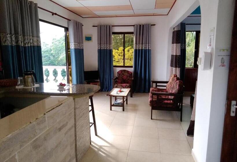 Majatalo Les Elles Guesthouse Self Catering