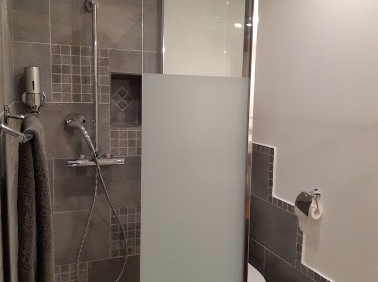 ベッドアンドブレックファースト Chambres D Hôtes  Piscine, Spa, Tennis