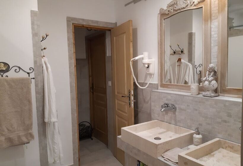 ベッドアンドブレックファースト Chambres D Hôtes  Piscine, Spa, Tennis