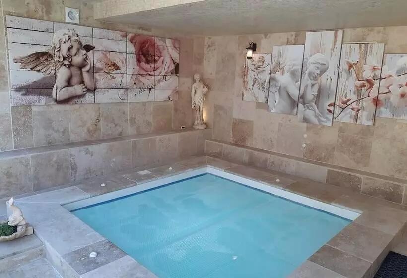 Aamiaismajoitus (B&B) Chambres D Hôtes  Piscine, Spa, Tennis