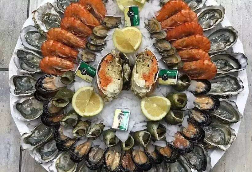 Aamiaismajoitus (B&B) Chambres D Hôtes  Piscine, Spa, Tennis