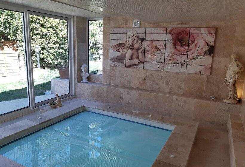 ベッドアンドブレックファースト Chambres D Hôtes  Piscine, Spa, Tennis