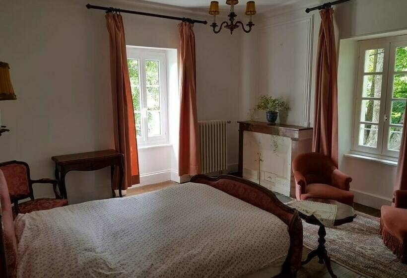 ベッドアンドブレックファースト Gîte Mas De Bruguerolle