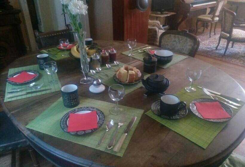 ベッドアンドブレックファースト Gîte Mas De Bruguerolle