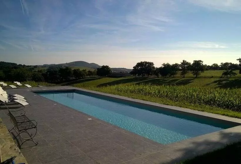 Aamiaismajoitus (B&B) Domaine Abartiague