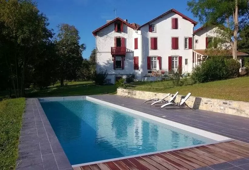 Aamiaismajoitus (B&B) Domaine Abartiague