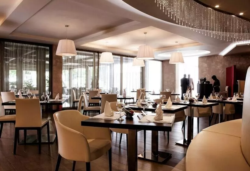 هتل Grand  De Kinshasa