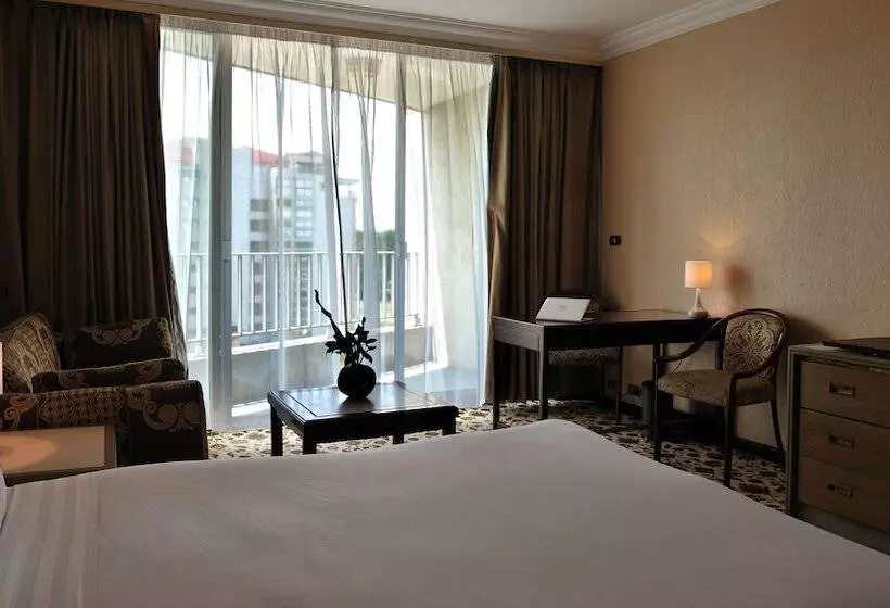 هتل Grand  De Kinshasa