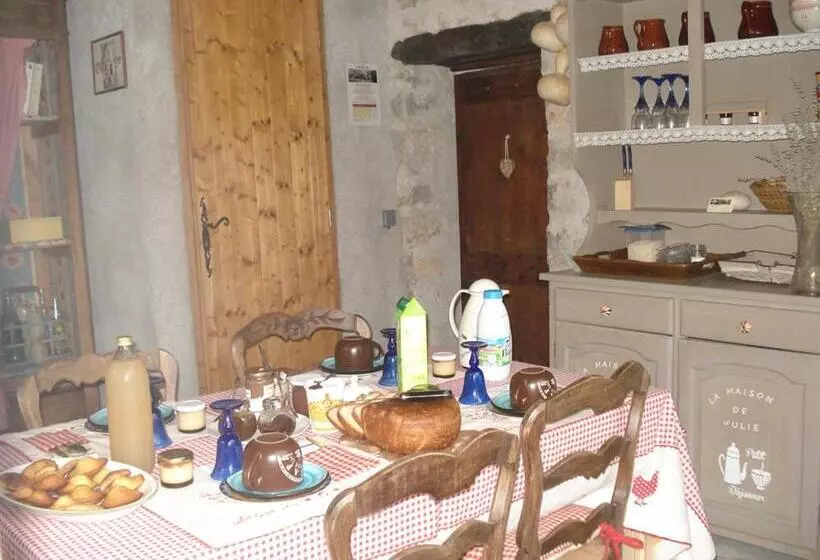 La Maison De Julie