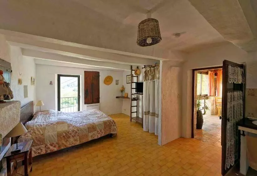 La Maison De Julie