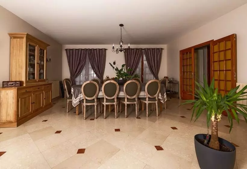 Aamiaismajoitus (B&B) Le Clos Magedon