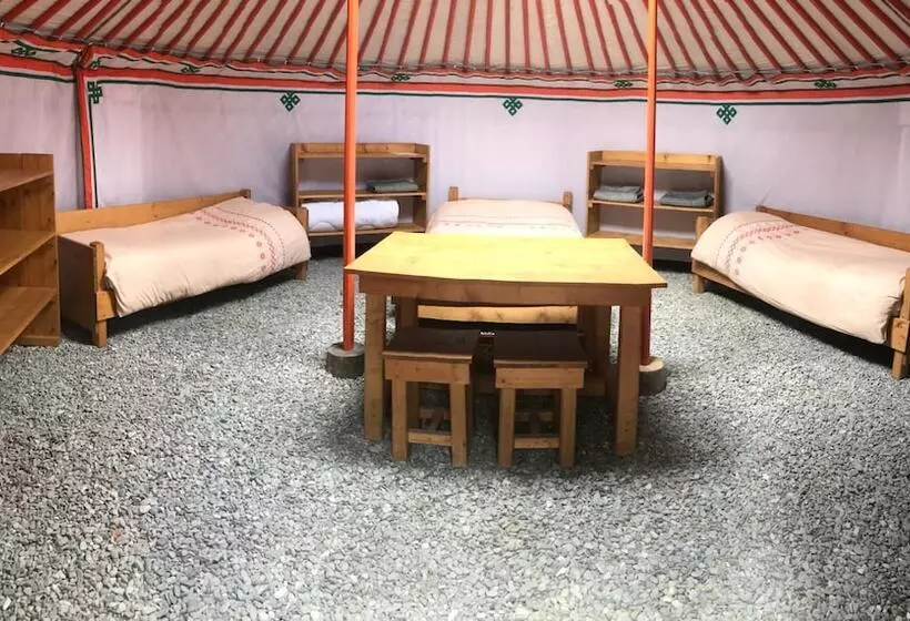 Aamiaismajoitus (B&B) Yourtes De Montagnes Insolites