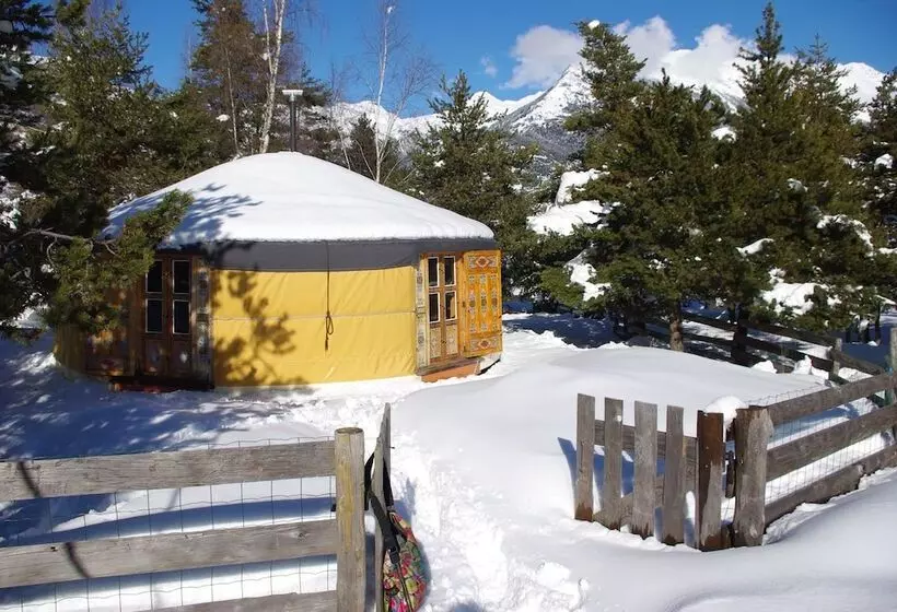 Aamiaismajoitus (B&B) Yourtes De Montagnes Insolites