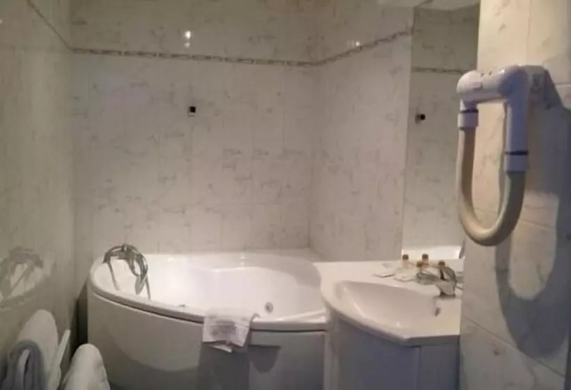 Hotelli Mervil Airport