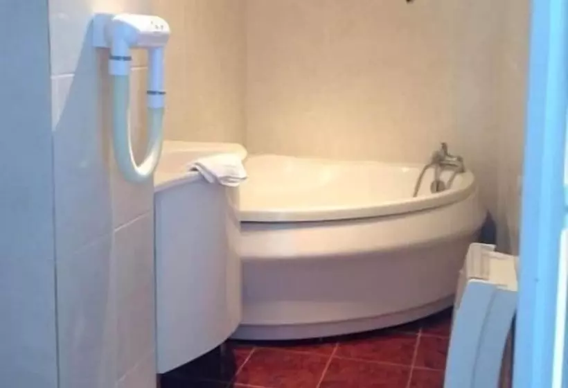 Hotelli Mervil Airport