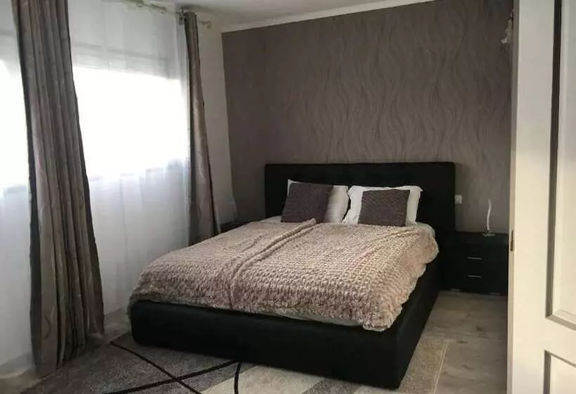 Hotelli Mervil Airport