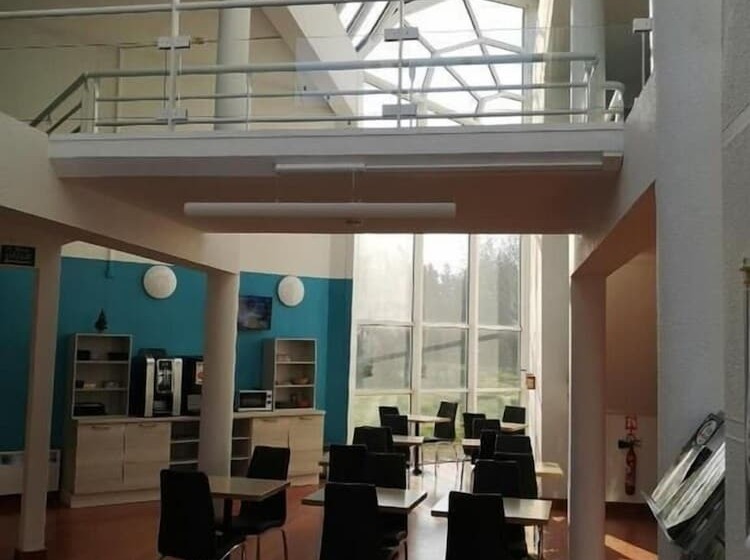 Отель Mervil Airport