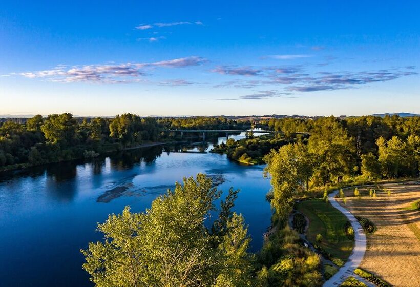 فندق The Independence