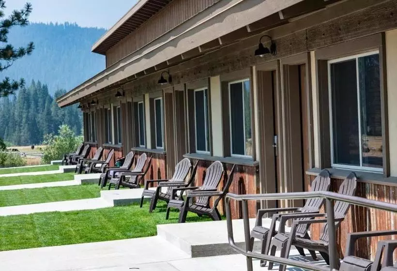 Hotelli Village At Childs Meadow