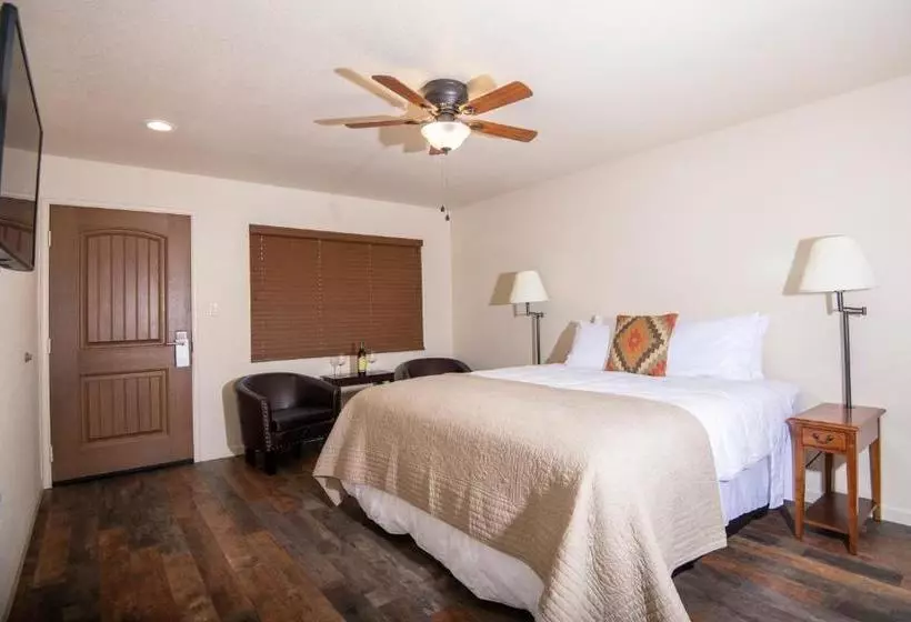 Hotelli Village At Childs Meadow