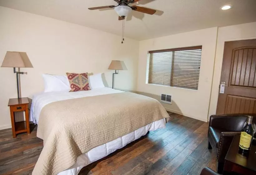 Hotelli Village At Childs Meadow