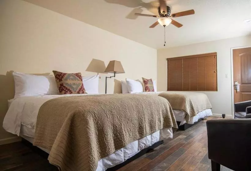 Hotelli Village At Childs Meadow