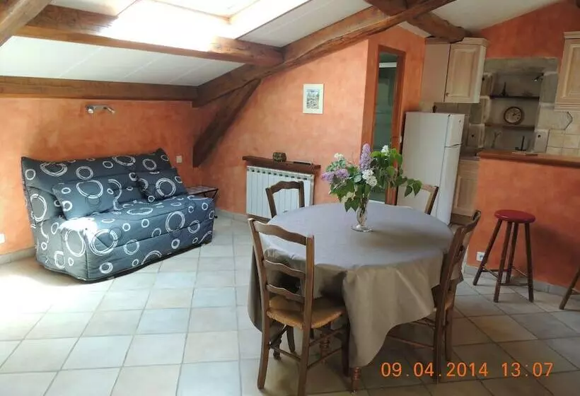 ペンション Château De Montréal