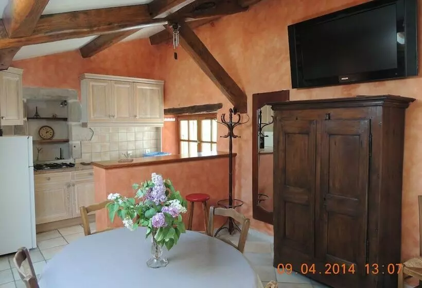 ペンション Château De Montréal